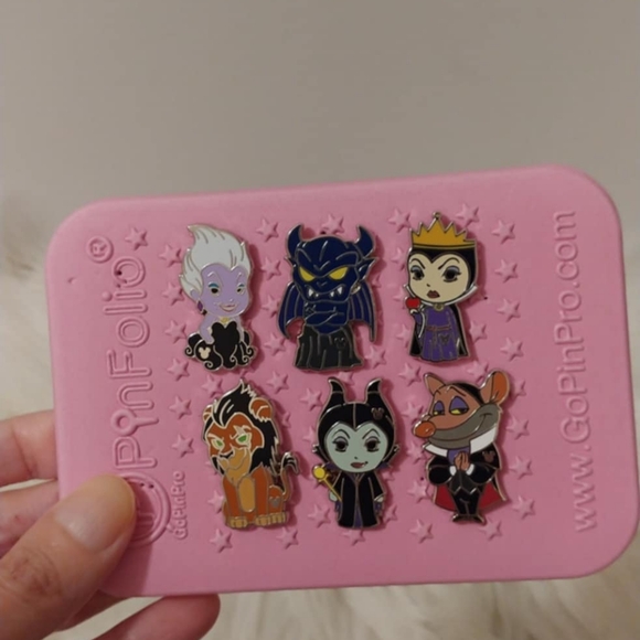 🖤FIRM! NWOT DISNEY PARKS 2024 DISNEY HIDDEN MICKEY VILLAINS MYSTERY PINS FULL S - Picture 11 of 11